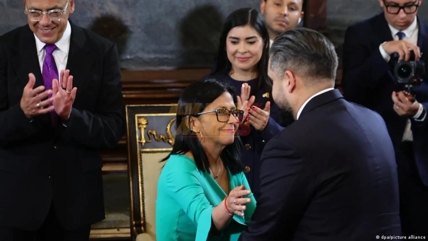 Hijo de Maduro da apoyo incondicional a Delcy Rodríguez