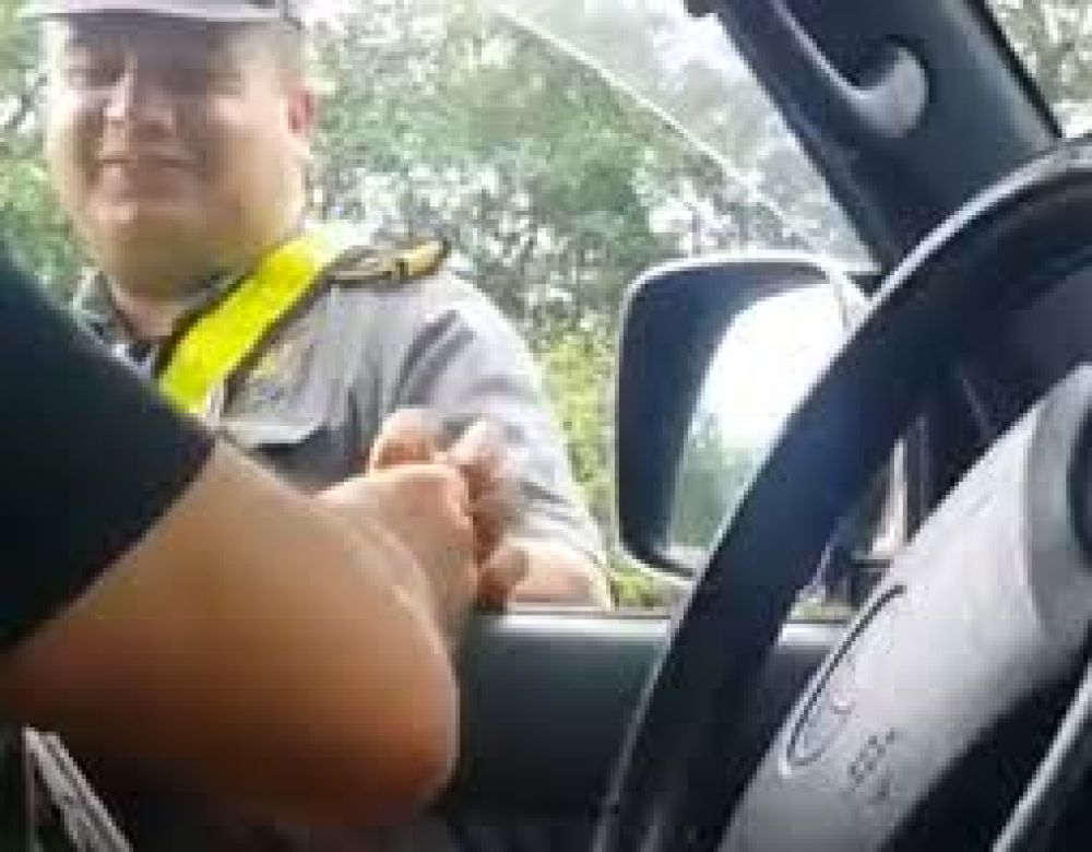 Inician sumario a oficial de la Caminera que fue filmado recibiendo coima