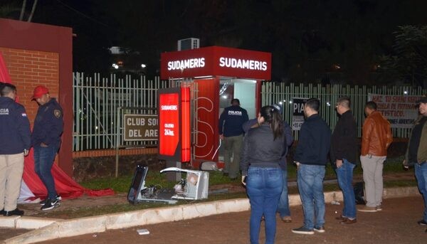 Policía identifica a asaltantes que vaciaron un cajero automático en CDE