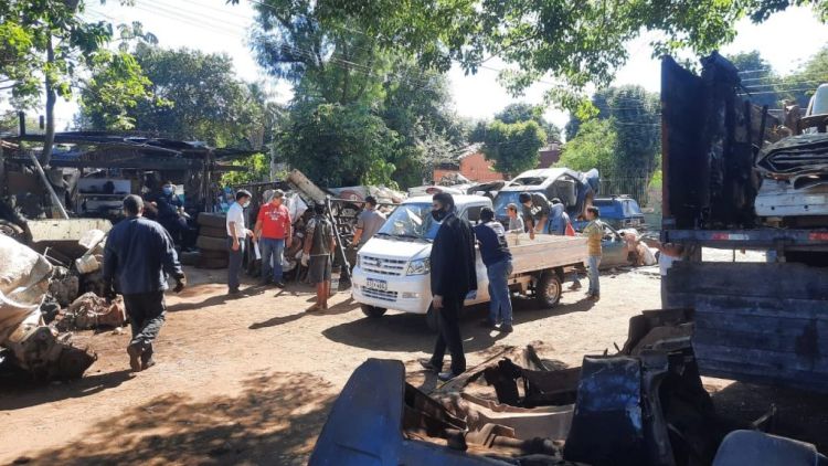 Clausuran chatarrería clandestina en Fernando de la Mora