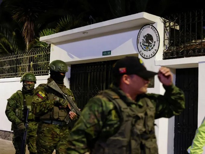 Ecuador cerrará servicios consulares en México y atenderá desde terceros países