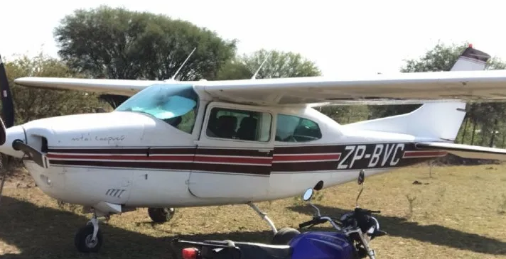 Detienen a tres personas por el robo de una avioneta, uno es un policía