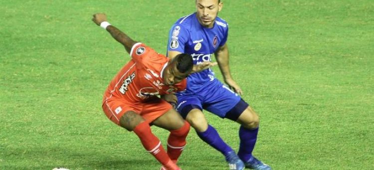 América derrotó a La Guaira por la Libertadores en la noche cruceña