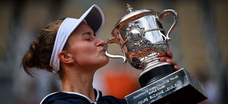 Barbora Krejcikova conquista Roland Garros, su primer título de Grand Slam