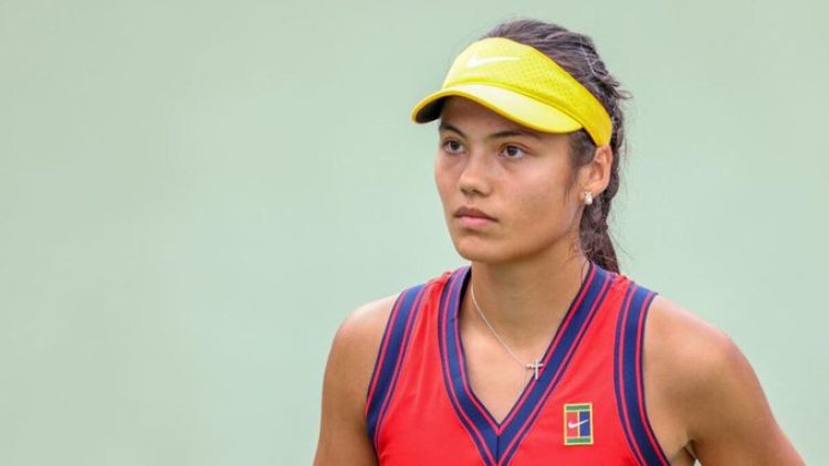 La campeona del US Open, Emma Raducanu, volvió a caer en primera ronda