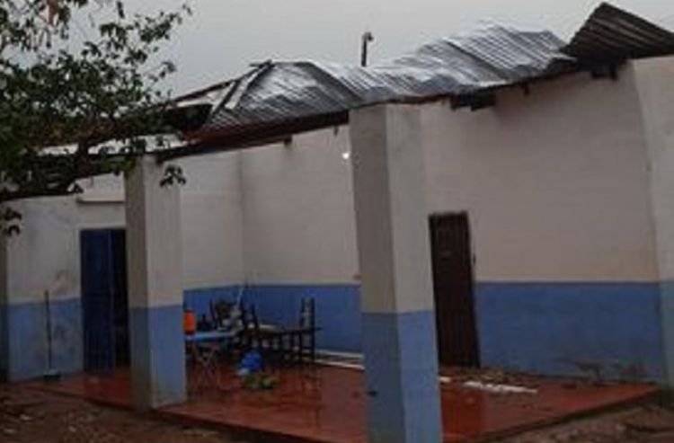Reportan daños en techos de viviendas tras tormenta en Concepción