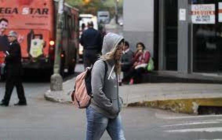 Anuncian ingreso de un frente frío con lluvias en gran parte del país