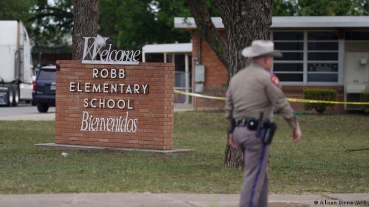 Autor de masacre en Texas anunció en Facebook que iba a atacar la escuela