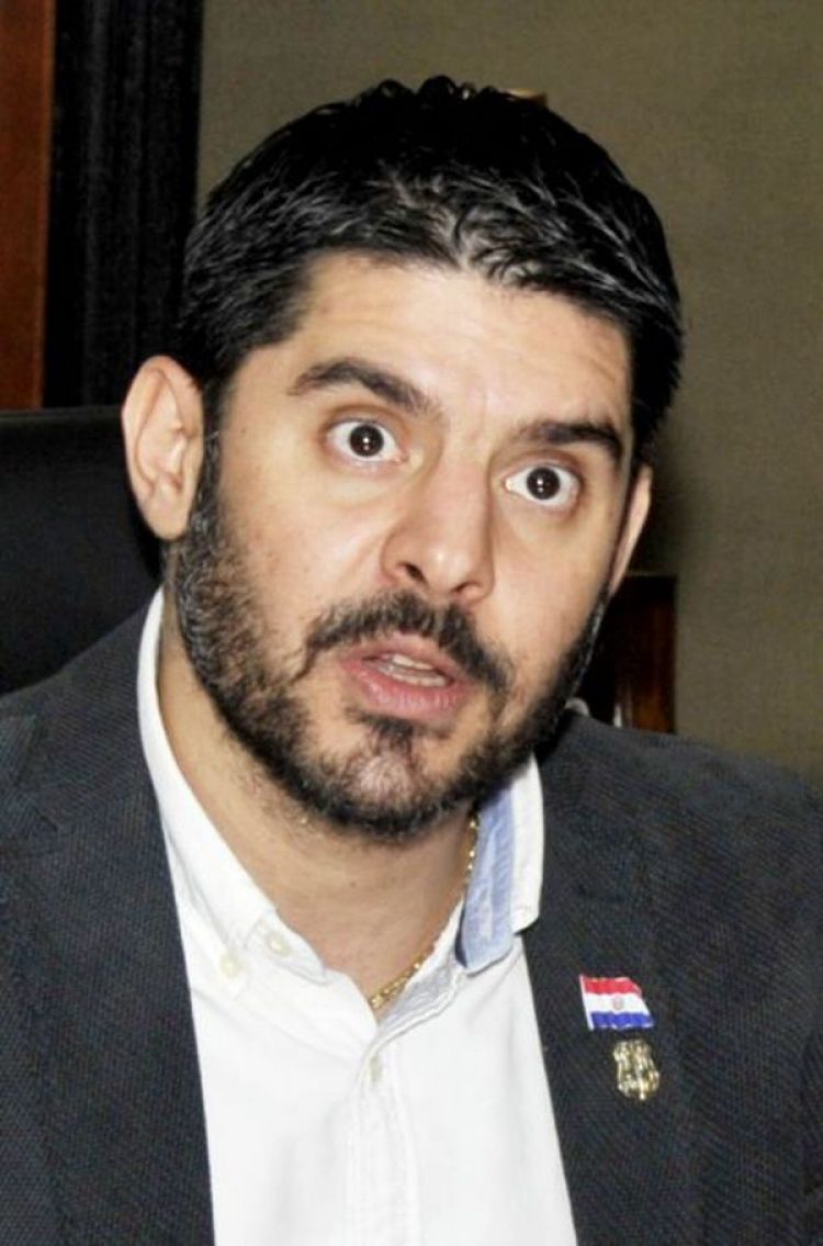 scar Nenecho Rodrguez inscribe su precandidatura a la Intendencia de Asuncin