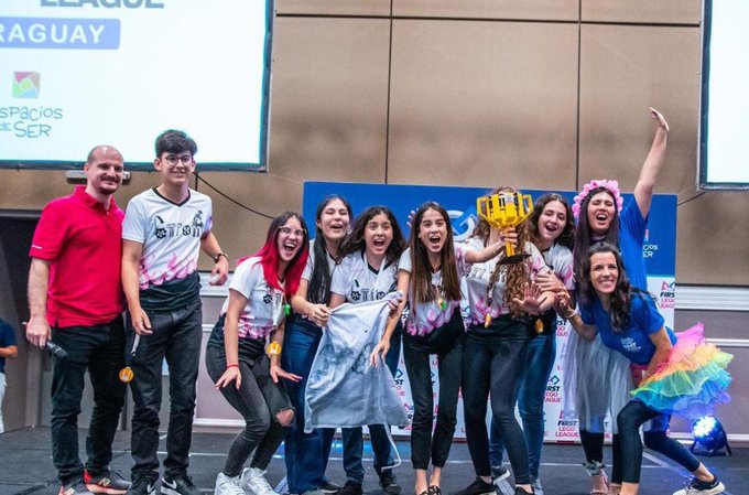 Estudiantes quieren representar a Paraguay en el mundial de robótica