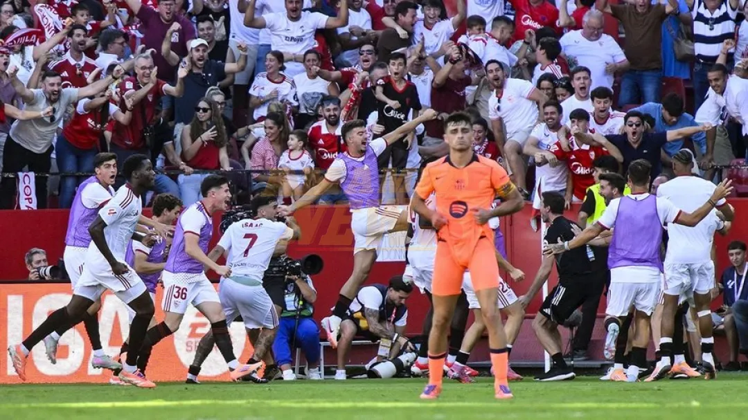 Barcelona es goleado y pierde todo en su visita al Sevilla