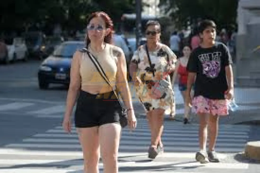 Lunes cálido a caluroso y chaparrones, anuncia Meteorología