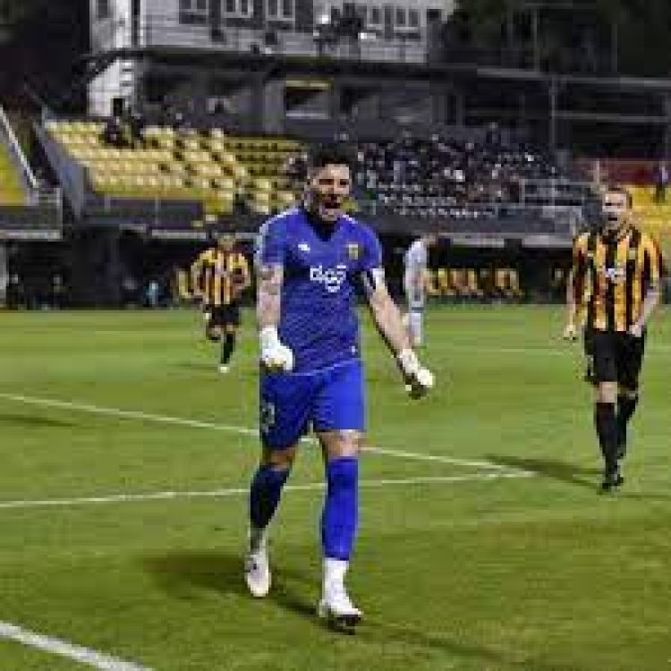 Suspensión y multa para Gaspar Servio