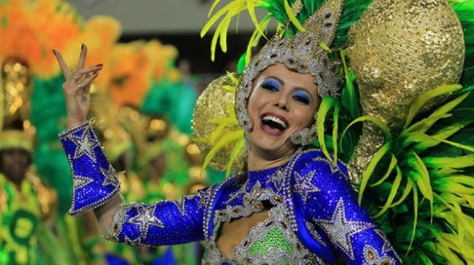 Entre desfiles y comparsas, Río de Janeiro y São Paulo le sacan chispas al Carnaval