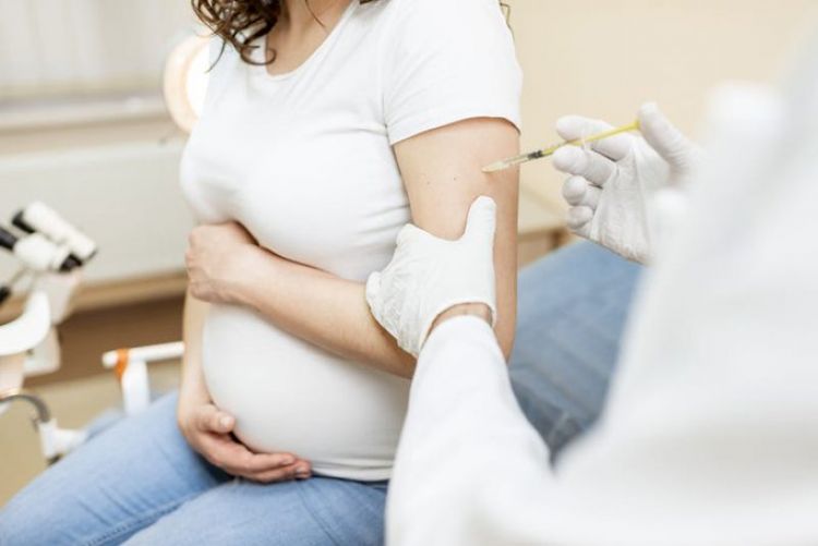 Salud comienza hoy vacunación anti-COVID a embarazadas