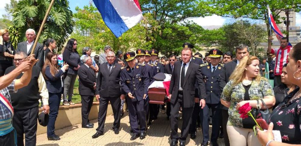 Comisario Ferrari fue despedido con honores