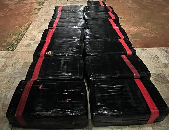 Incautan varios paquetes con más de 430 panes de marihuana en Canindeyú