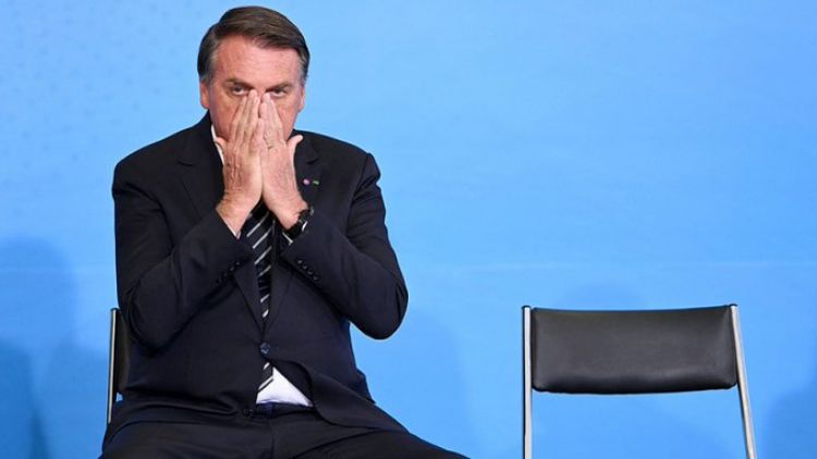 Bolsonaro admitió que no se vacunó, mientras el país superó los 21 millones de contagios