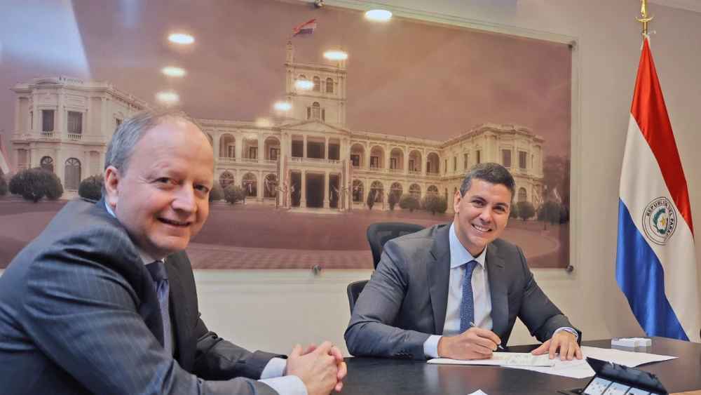 Peña promulga ley que crea el Ministerio de Economía