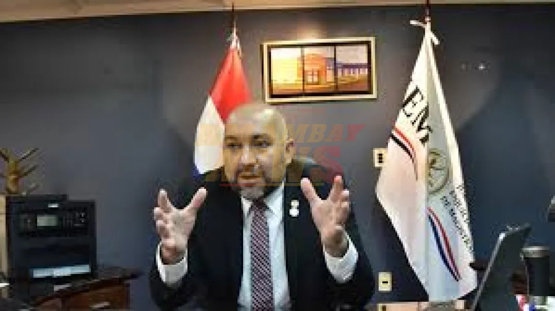Amplían denuncia contra Orlando Arévalo y piden que se investigue también a su hija