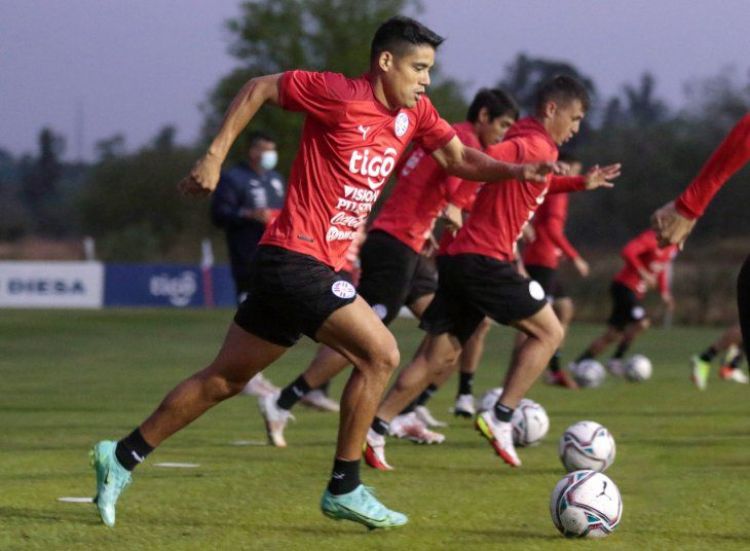 Paraguay con cambios para medir a Colombia