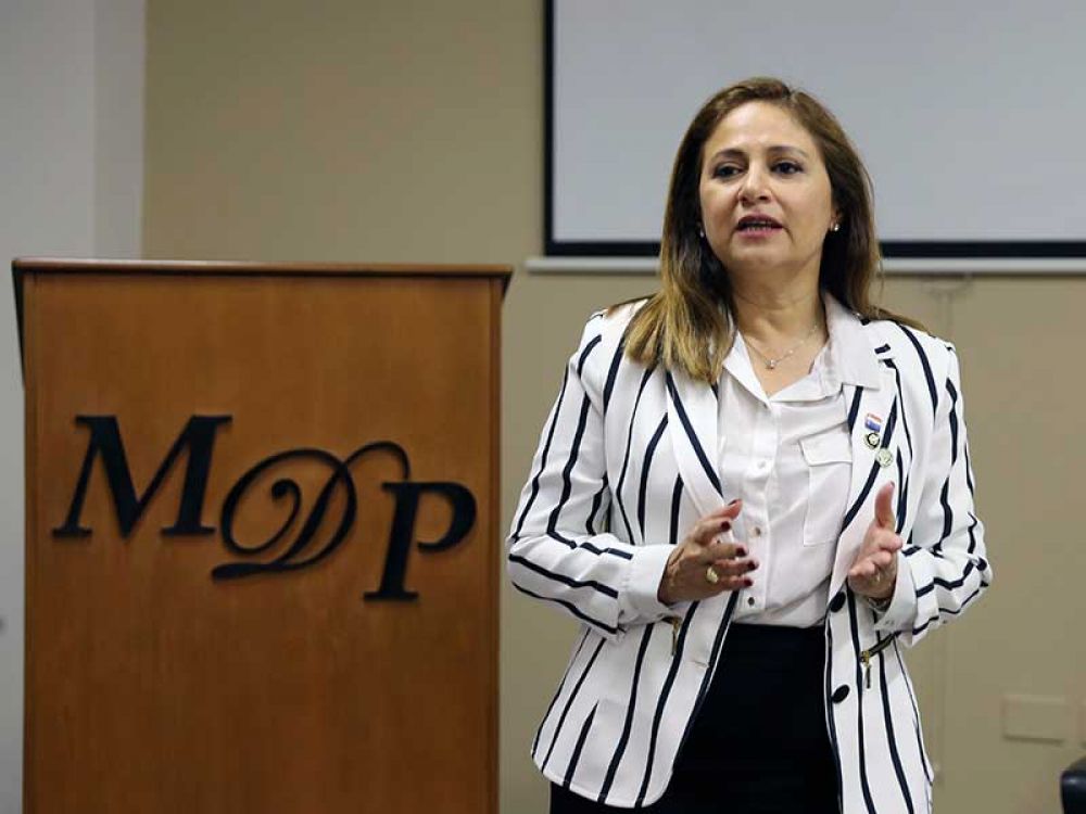 Cada defensor público lleva tres veces más causas de las que puede