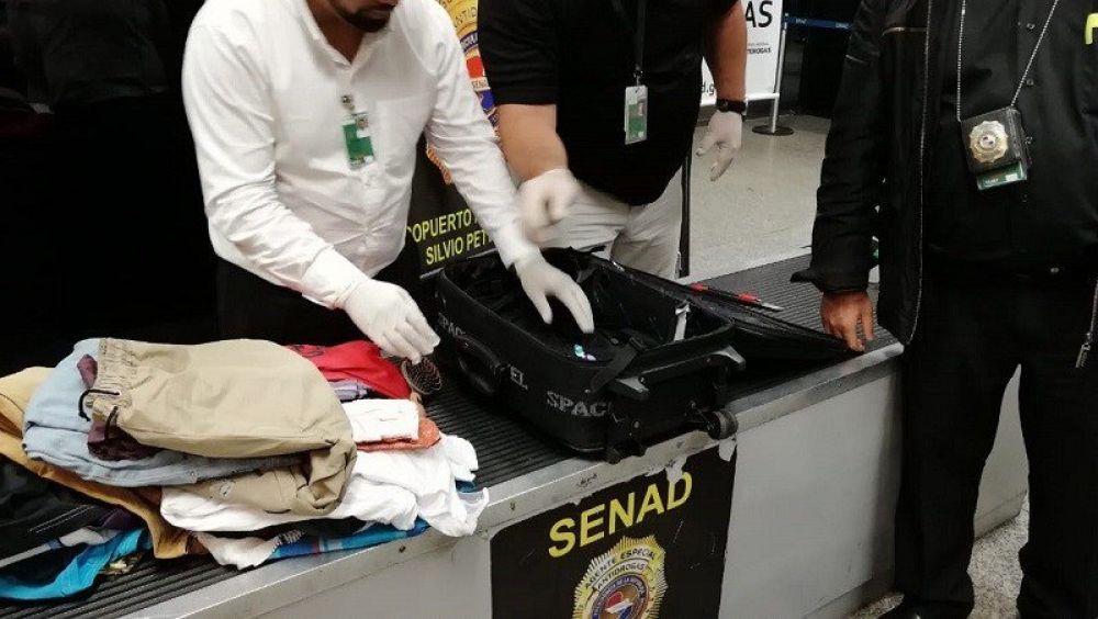 Británico es detenido con cocaína en el aeropuerto