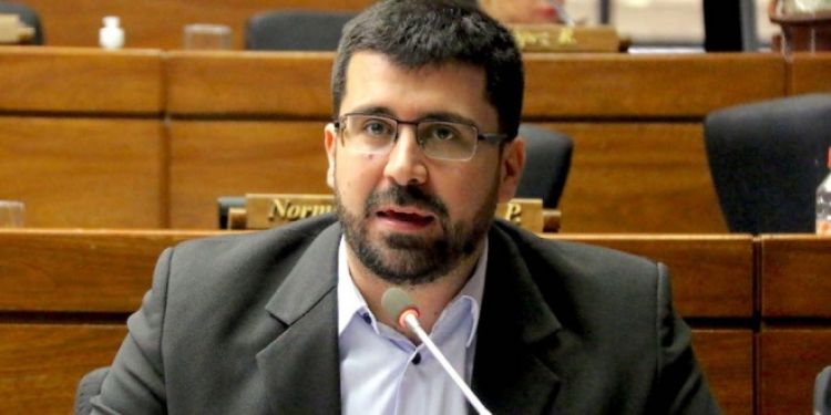 Diputado exige a Velázquez renunciar al cargo de vicepresidente
