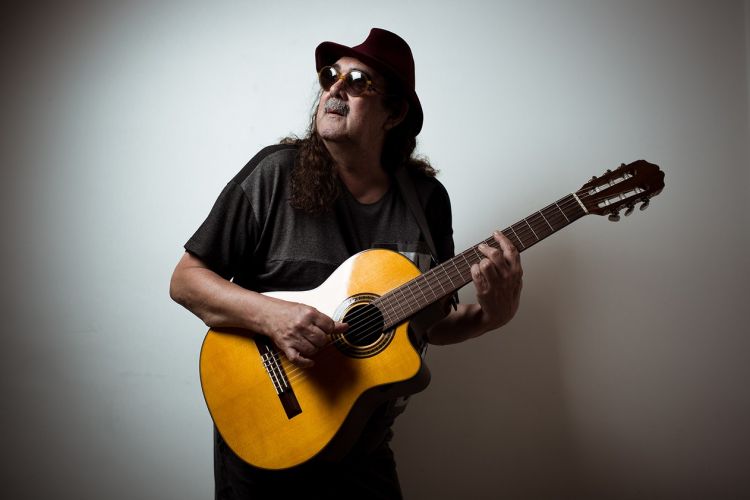 Cantante brasileño Moraes Moreira muere a los 72 años en Río