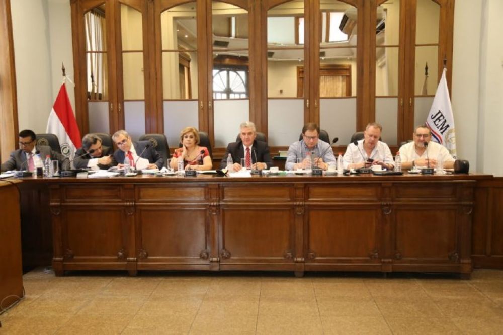 JEM decide enjuiciar a jueces de Paraguarí y a fiscala