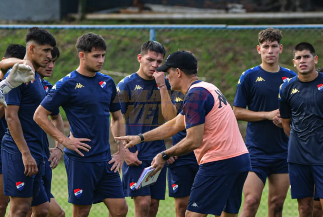 A Nacional le llueven ofertas por un jugador clave en el once de Víctor Bernay