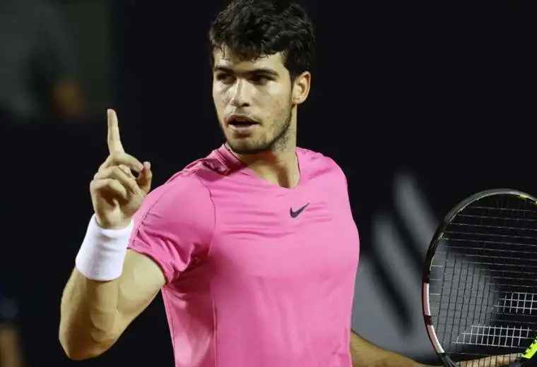 Sin Djokovic a la vista, Alcaraz busca reforzar su número uno en Toronto