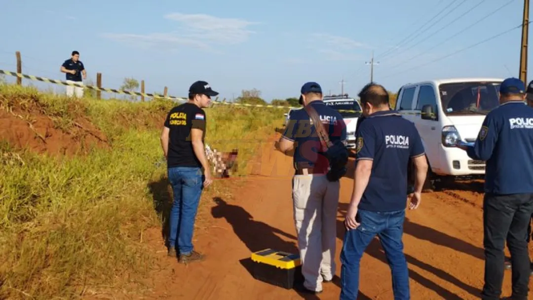 Transentes se topan con cuerpos de dos hombres asesinados en Zanja Pyt