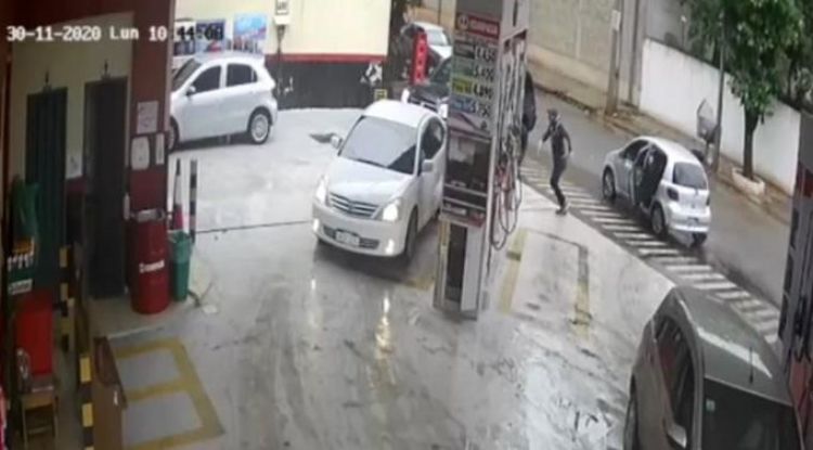 Asaltan a empleados de una estación de servicio cuando iban a llevar dinero al banco