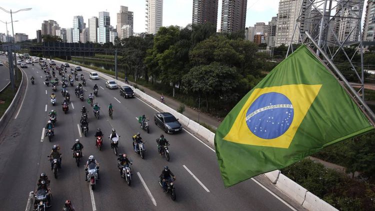 Covid-19: Brasil registra 1.555 muertes en 24 horas