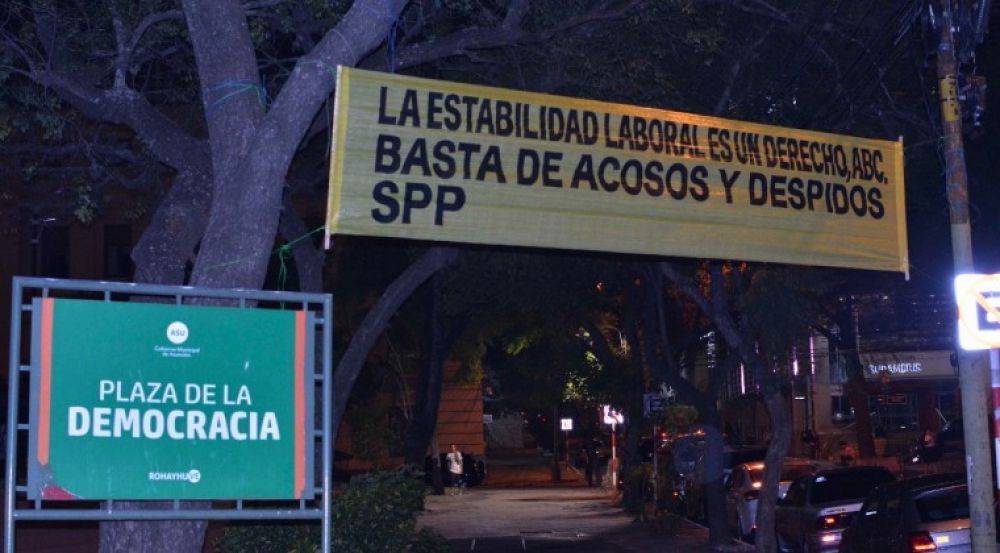 Colocan pasacalles contra ABC Color por despidos injustificados