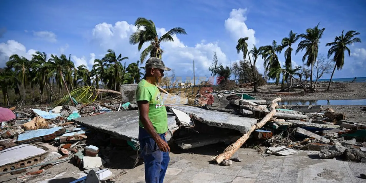 Melissa se aleja del Caribe tras dejar devastación y unos 50 muertos a su paso