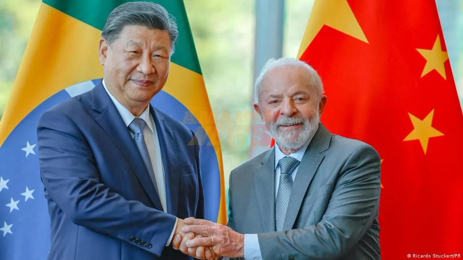 Xi pide a Lula que defiendan el rol central de la ONU