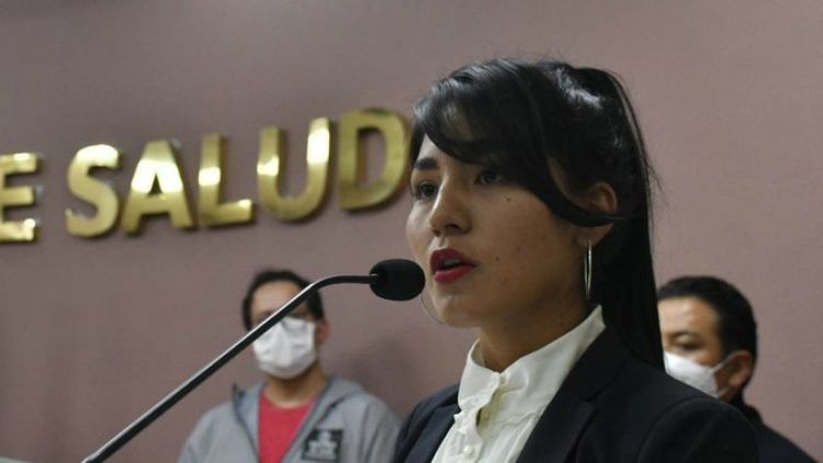 Bolivia nombra a joven de 19 años como viceministra de Deportes