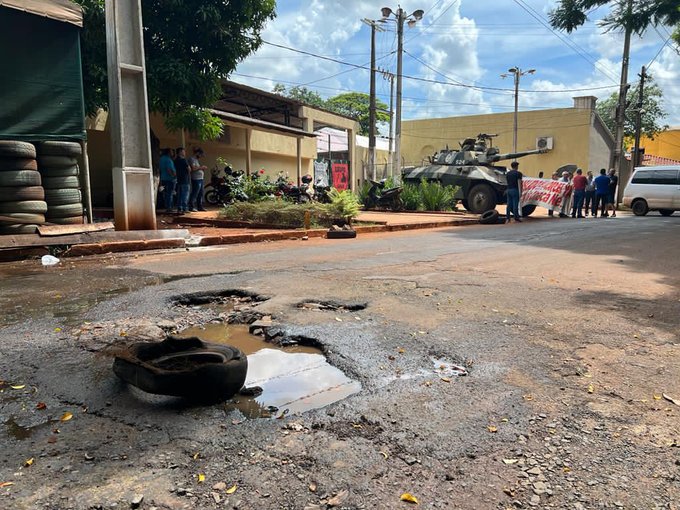 Desde noviembre, cárcel de CDE vierte residuos cloacales en la calle, denuncian vecinos