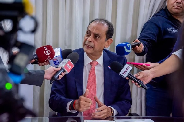 Barchini evita interpelación gracias a diputados colorados