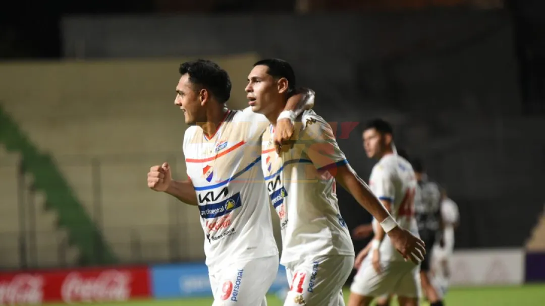 Nacional gana y sale del fondo