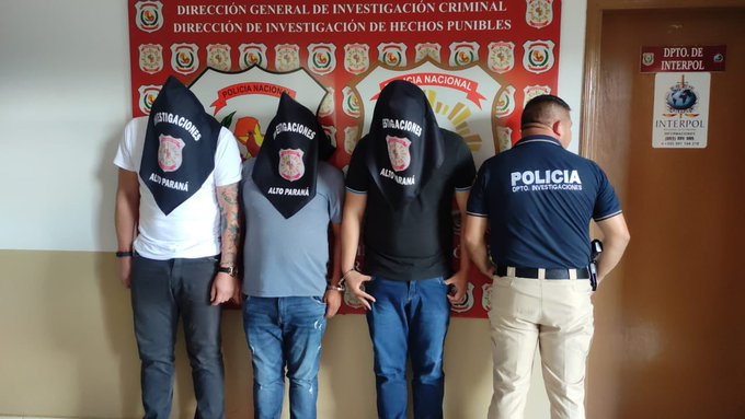Detuvieron a tres hombres que intentaban vender celulares robados en CDE
