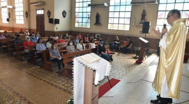 Piden volver a abrir las iglesias, pero Salud no cree conveniente