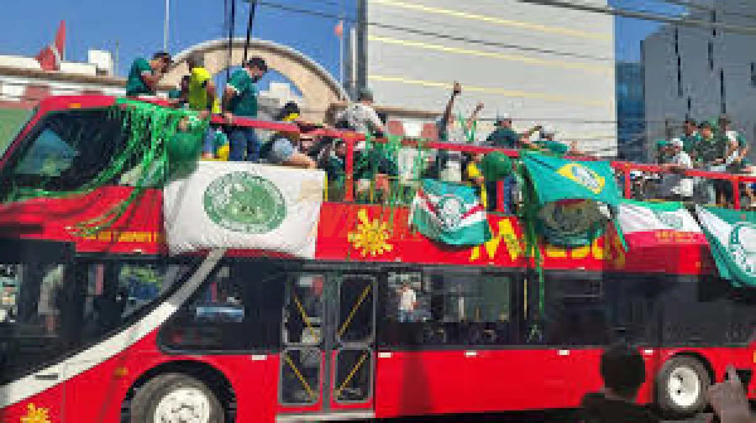 Hincha de Palmeiras muere en Lima al caer de un autobús antes de final de Libertadores