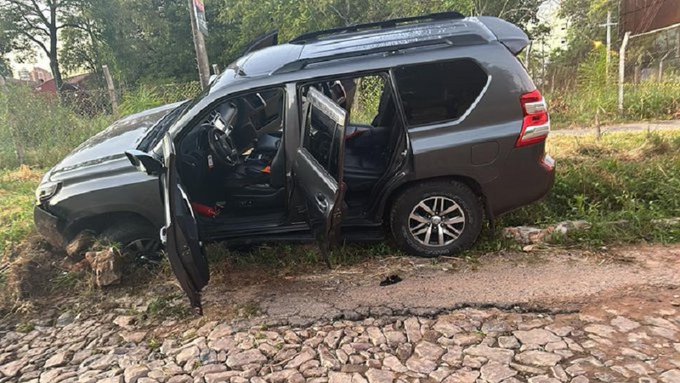 Tres detenidos en asalto y toma de rehén