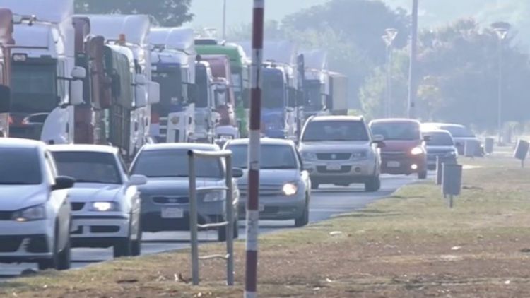 Camioneros se manifiestan nuevamente desde este martes