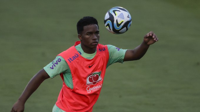 Endrick expresa su admiración por Messi, pero prefiere a Pelé y CR7