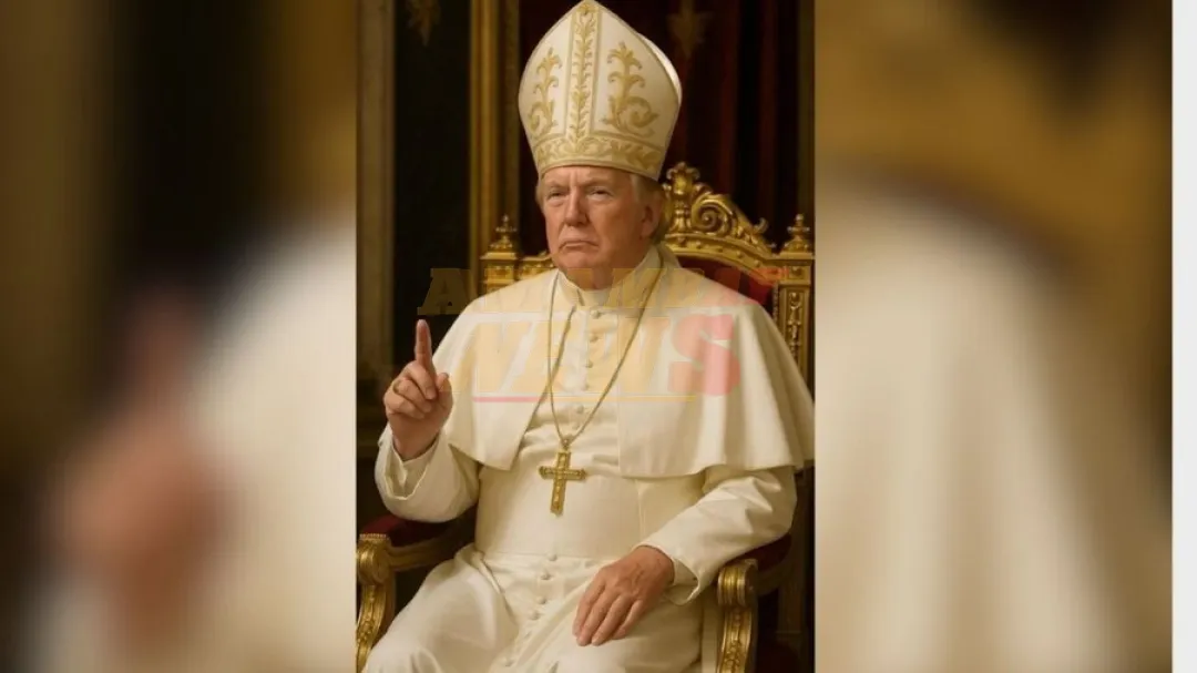 Trump muestra cómo se vería de papa días después de bromear que sería bueno en el trabajo