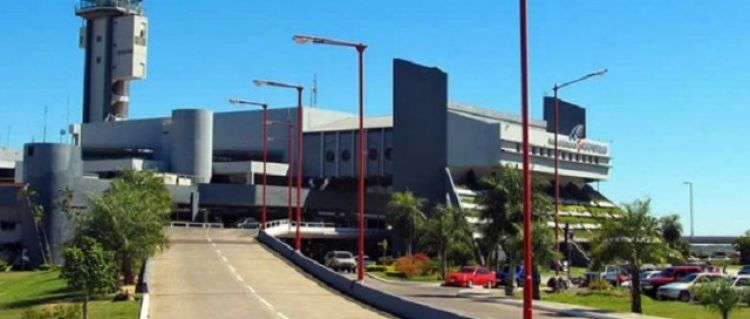 Desde mañana rige exigencia de presentación de carnet de vacunación para el ingreso al país